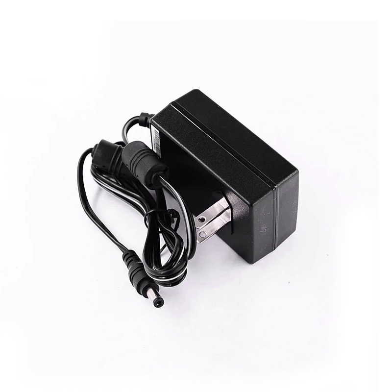 GST36U24-P1J MEANWELL 36W 24VDC 1.5A 115/230VACAC-DCAdaptador industrialVerde confiable